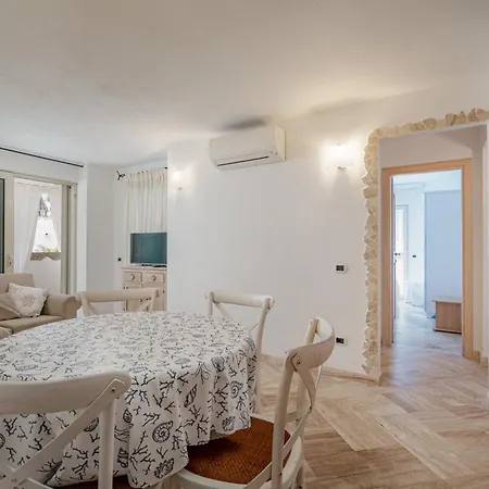 Poltu Quatu - Casa Di Charme Con Vista Darsena E Patio Privato Baja Sardinia