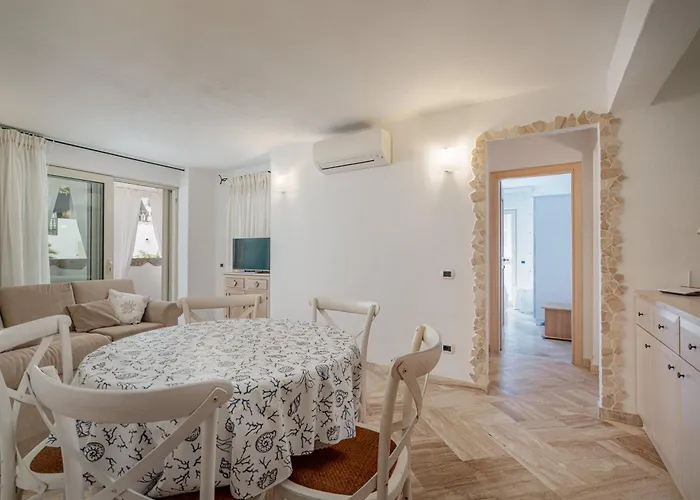 Poltu Quatu - Casa Di Charme Con Vista Darsena E Patio Privato Baja Sardinia