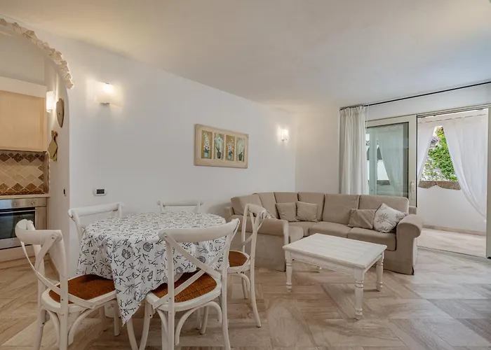 Poltu Quatu - Casa Di Charme Con Vista Darsena E Patio Privato Apartman Baja Sardinia