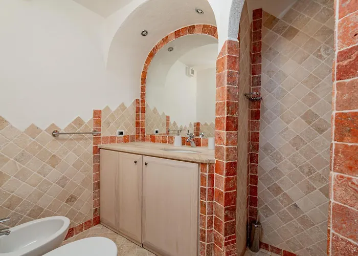 Poltu Quatu - Casa Di Charme Con Vista Darsena E Patio Privato Apartman *