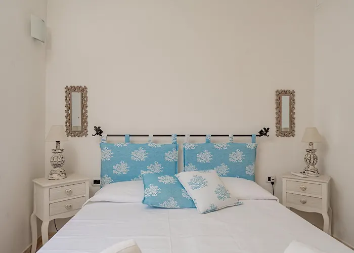 Poltu Quatu - Casa Di Charme Con Vista Darsena E Patio Privato *