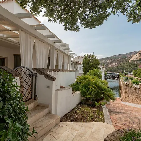 شقة Poltu Quatu - Casa Di Charme Con Vista Darsena E Patio Privato بايا سردينيا