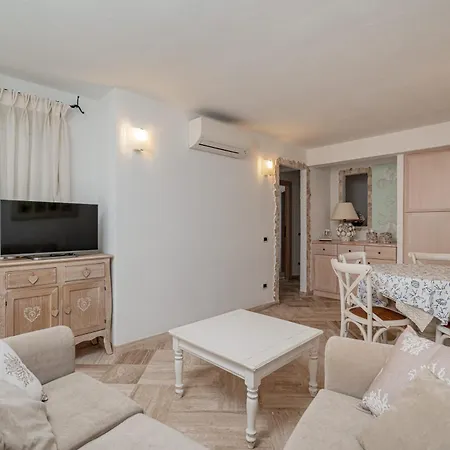 Poltu Quatu - Casa Di Charme Con Vista Darsena E Patio Privato Apartmán *