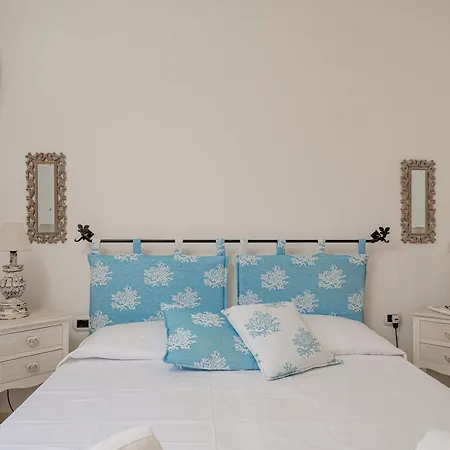 Poltu Quatu - Casa Di Charme Con Vista Darsena E Patio Privato *