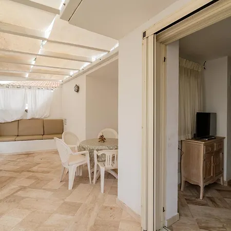 Poltu Quatu - Casa Di Charme Con Vista Darsena E Patio Privato Apartmán *